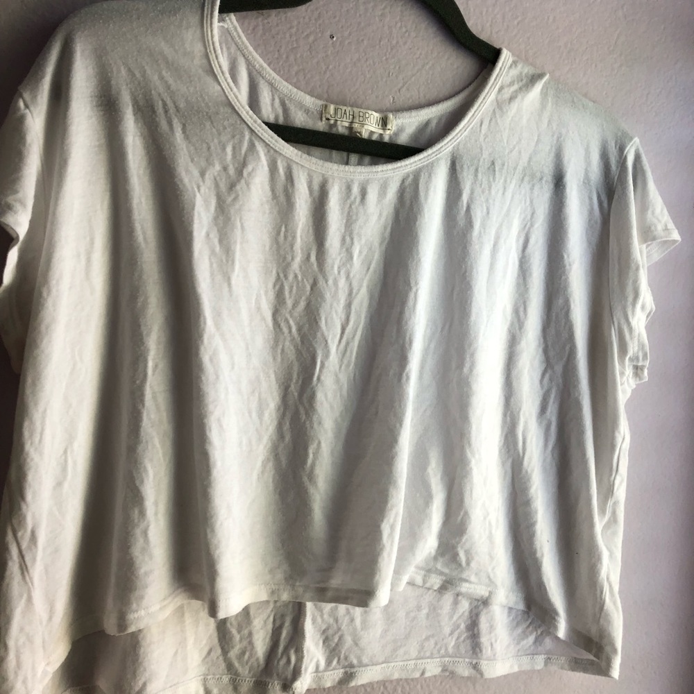 white cropped T